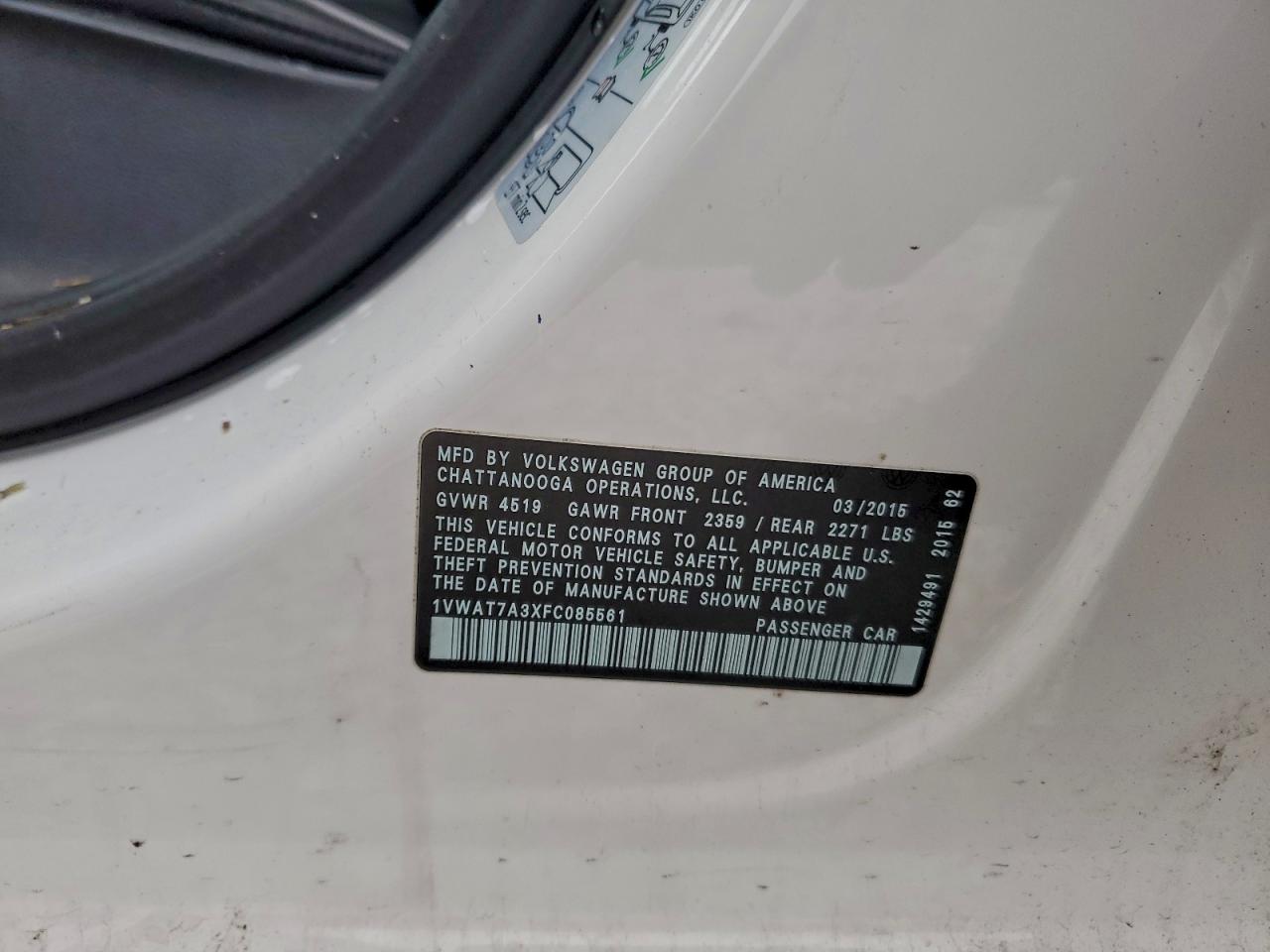 2015 VOLKSWAGEN PASSAT S photo 12