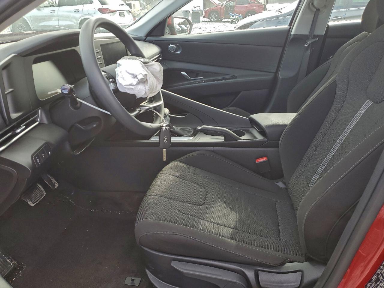2025 HYUNDAI ELANTRA SE photo 13