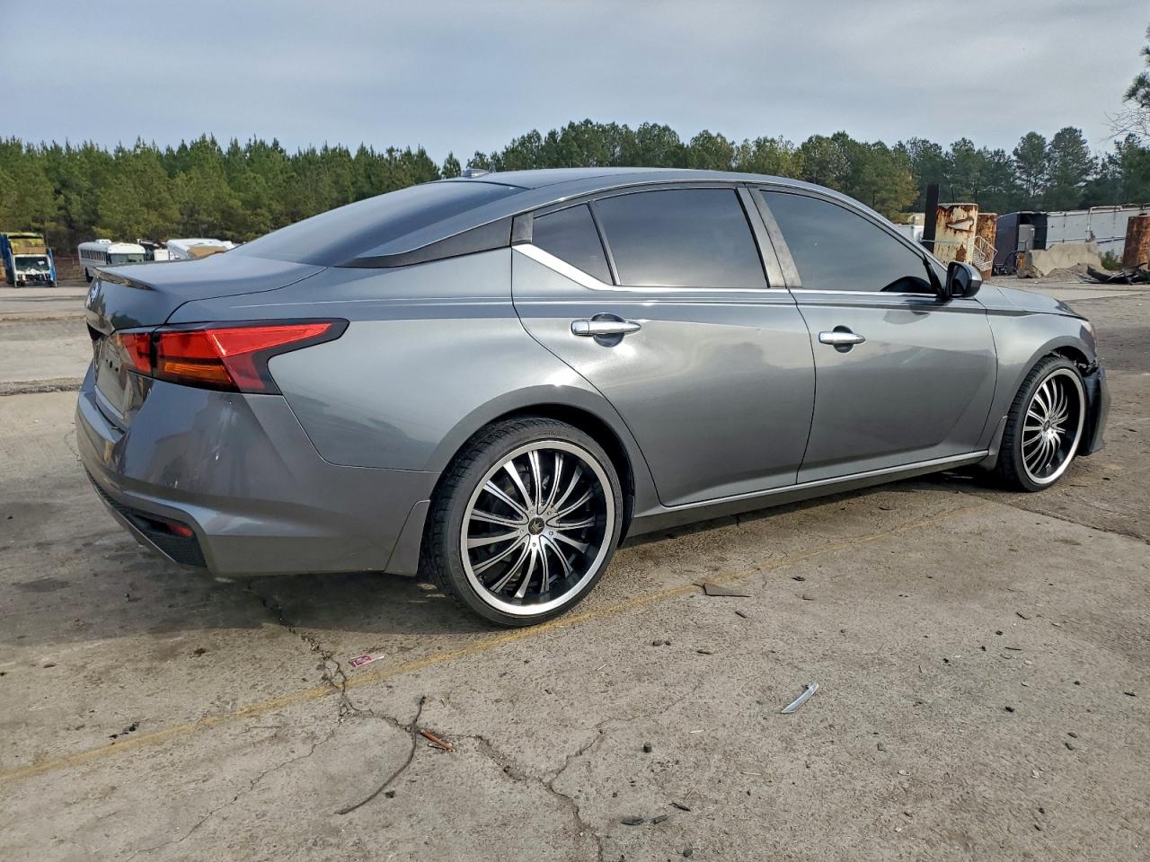 2019 NISSAN ALTIMA S photo 3