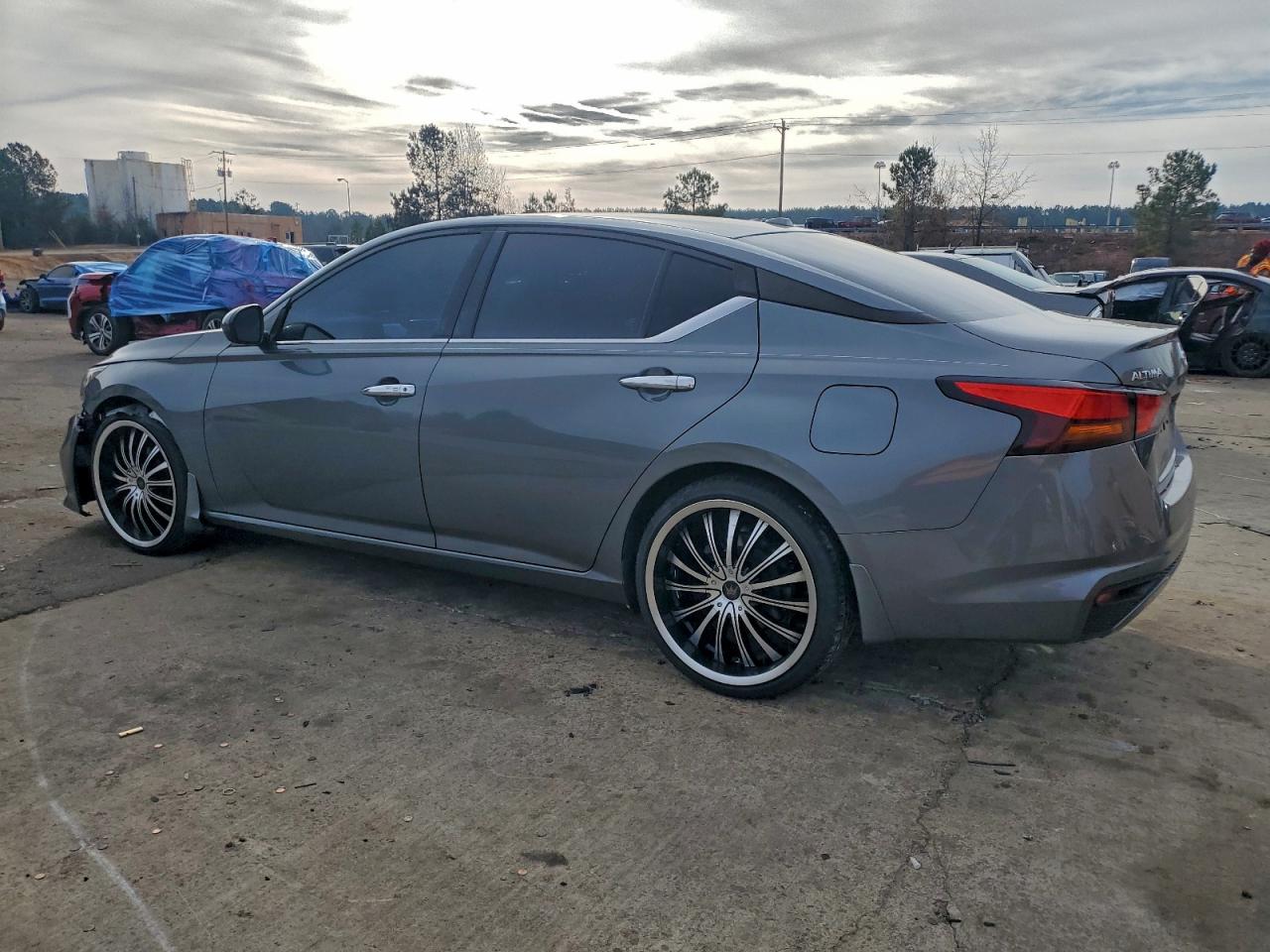 2019 NISSAN ALTIMA S photo 2
