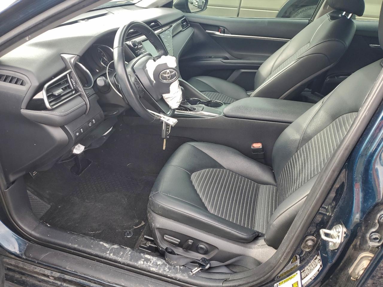 2019 TOYOTA CAMRY L photo 7