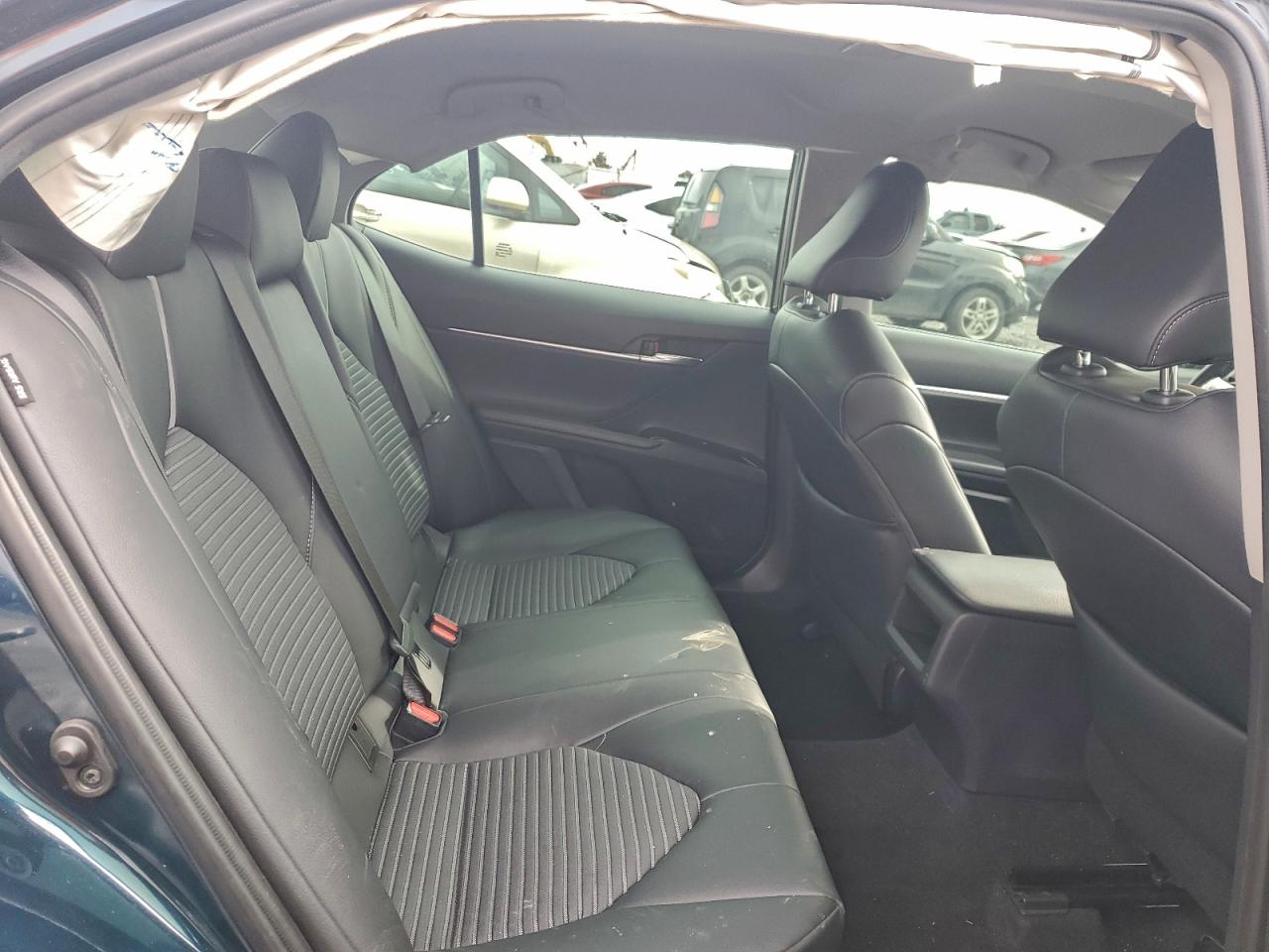 2019 TOYOTA CAMRY L photo 10