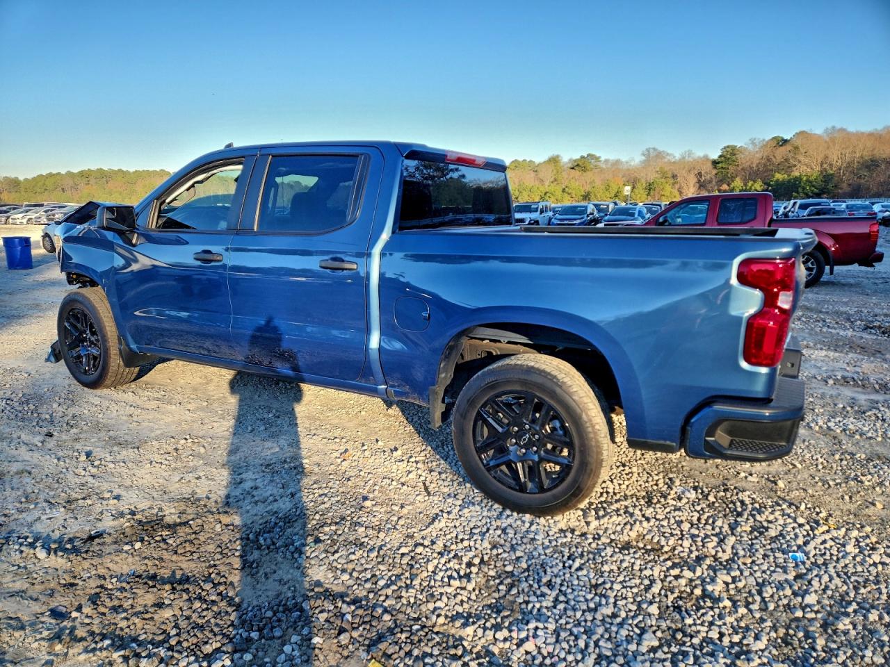 2024 CHEVROLET SILVERADO C1500 CUSTOM photo 2