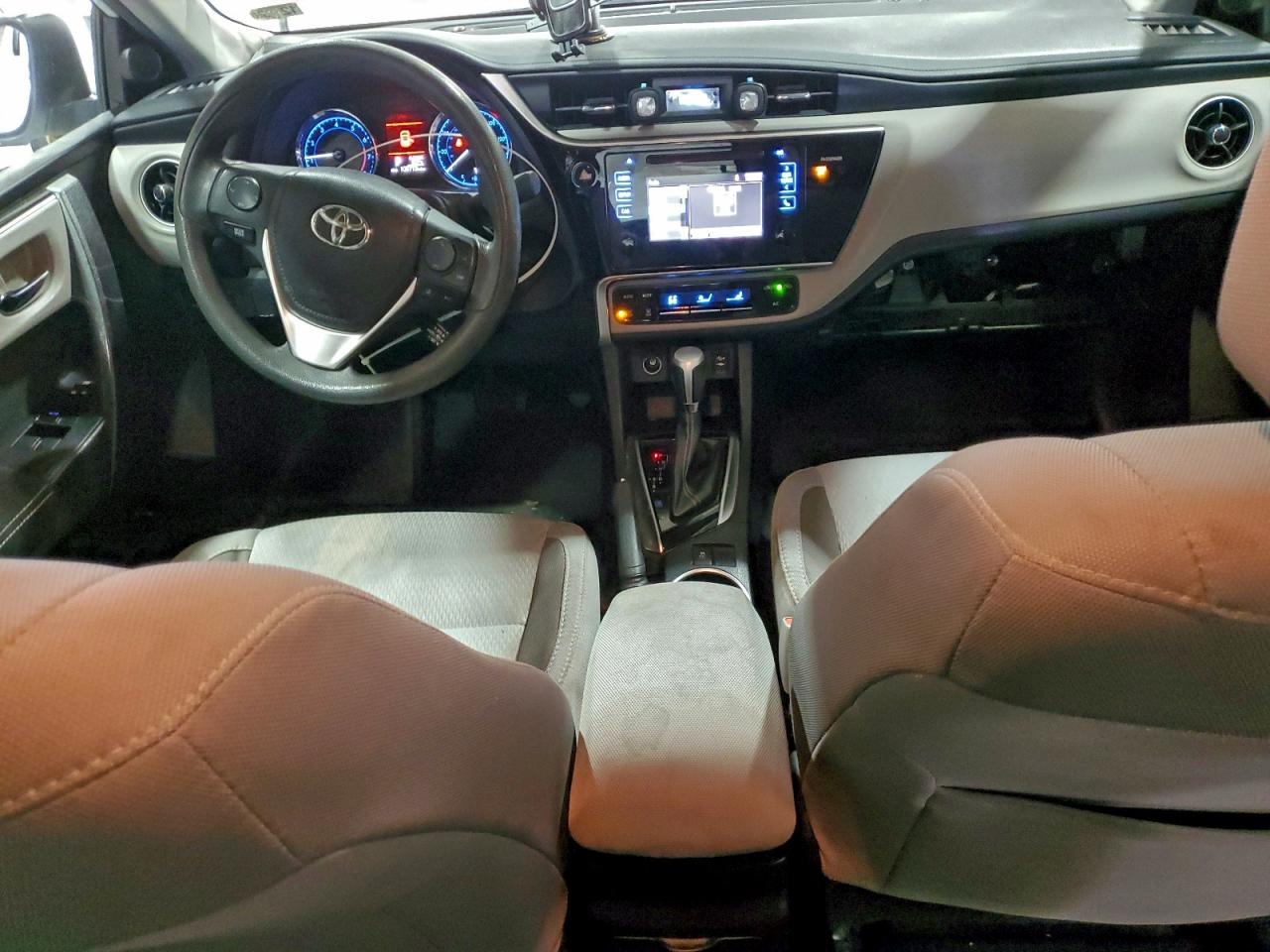 2017 TOYOTA COROLLA L photo 15