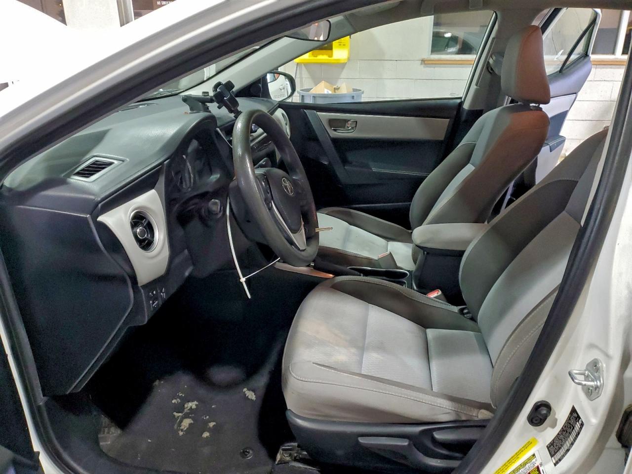 2017 TOYOTA COROLLA L photo 13