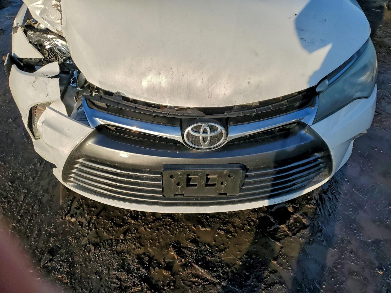 2015 TOYOTA CAMRY LE photo 21