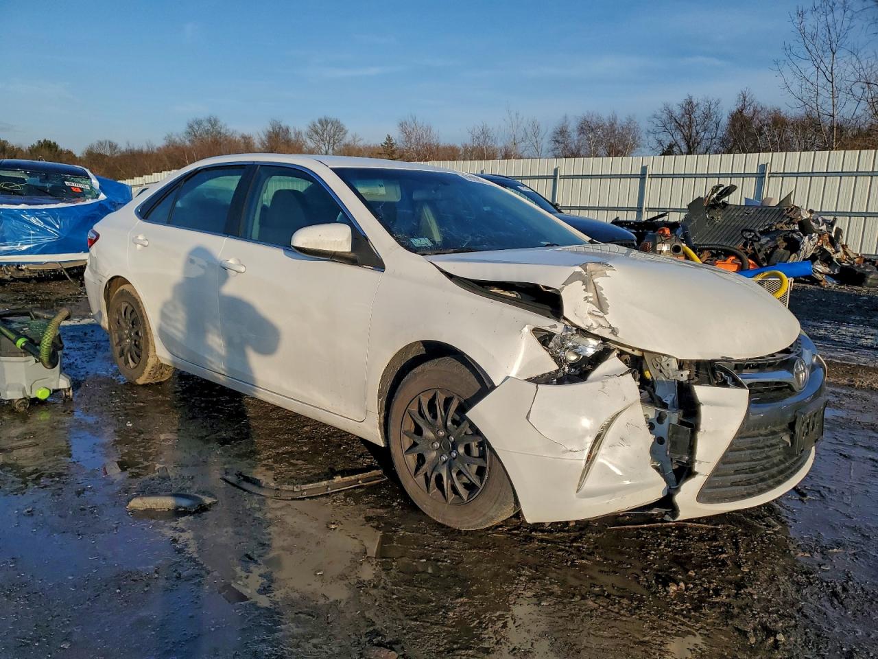 2015 TOYOTA CAMRY LE photo 7