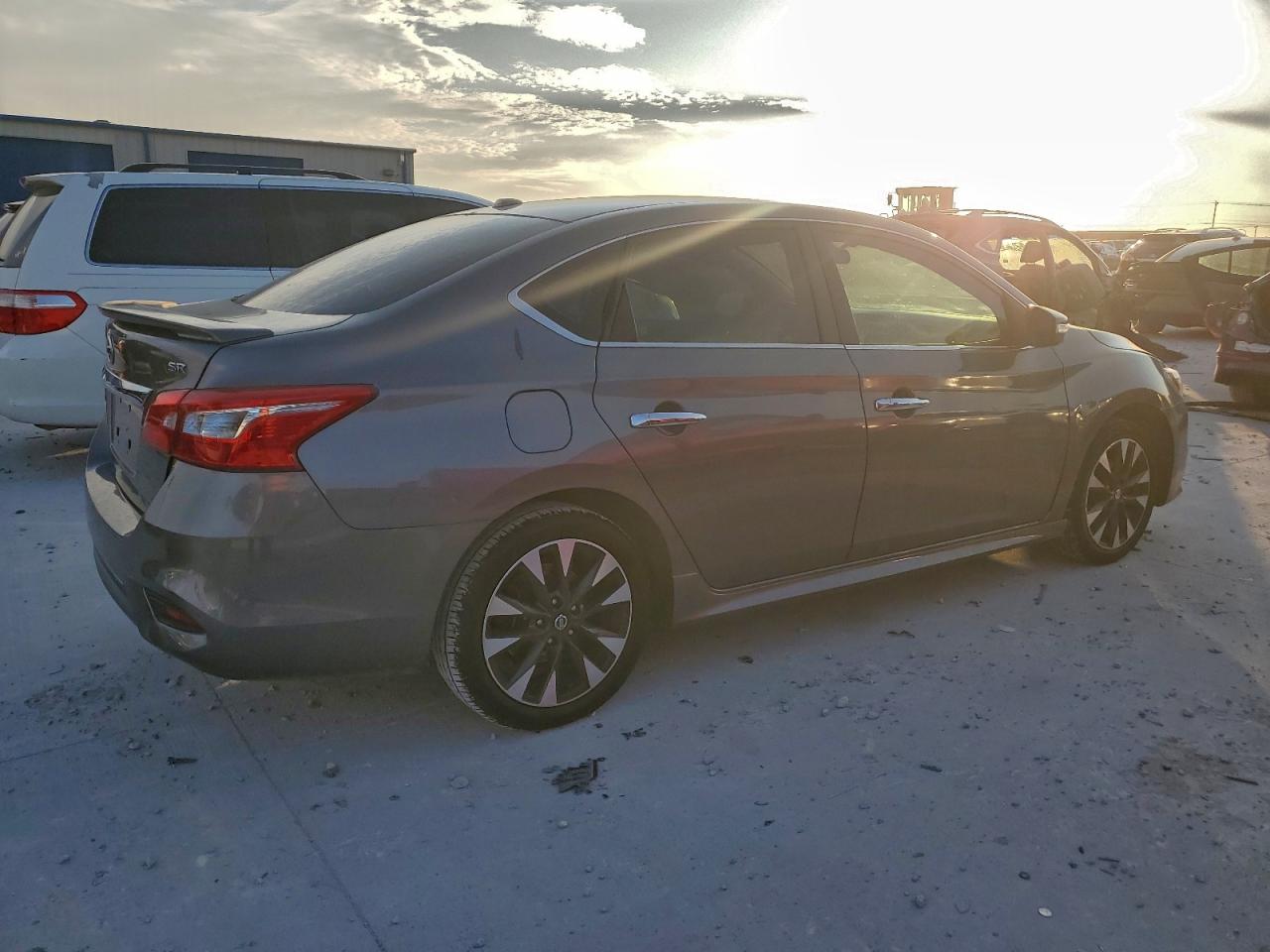 2019 NISSAN SENTRA S photo 3