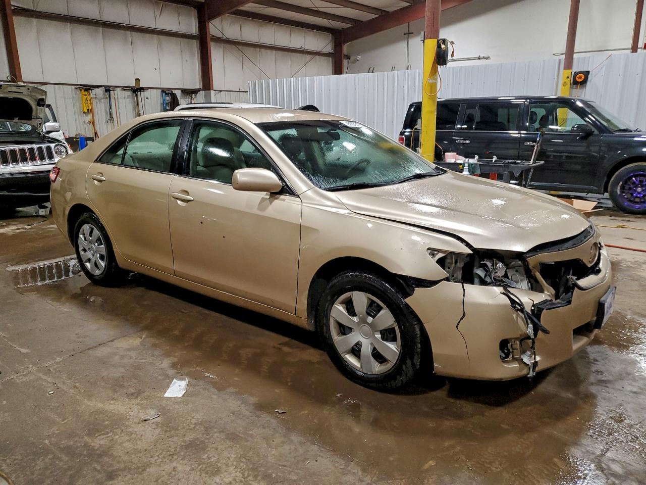 2010 TOYOTA CAMRY BASE photo 4