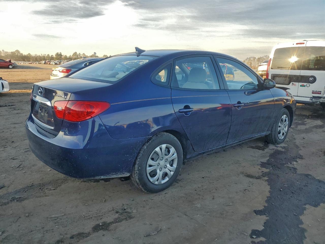 2010 HYUNDAI ELANTRA BLUE photo 3