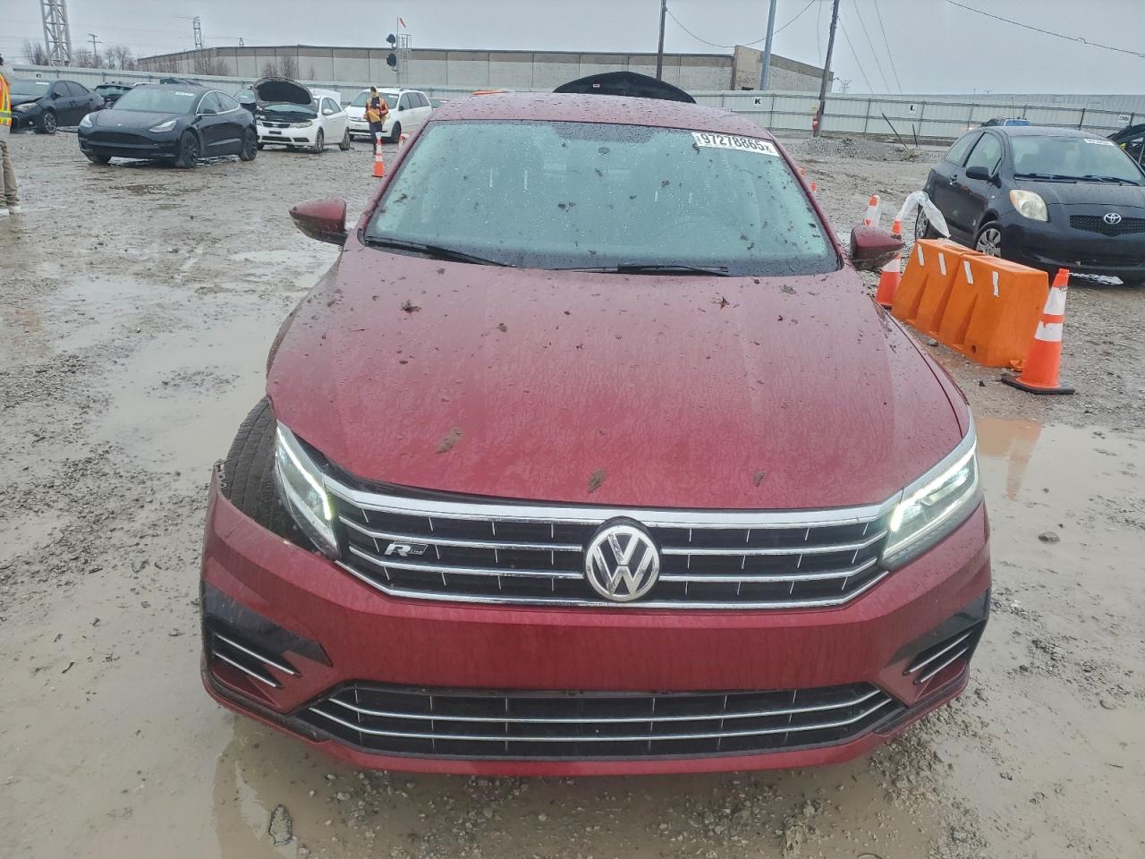 2017 VOLKSWAGEN PASSAT R-LINE photo 5