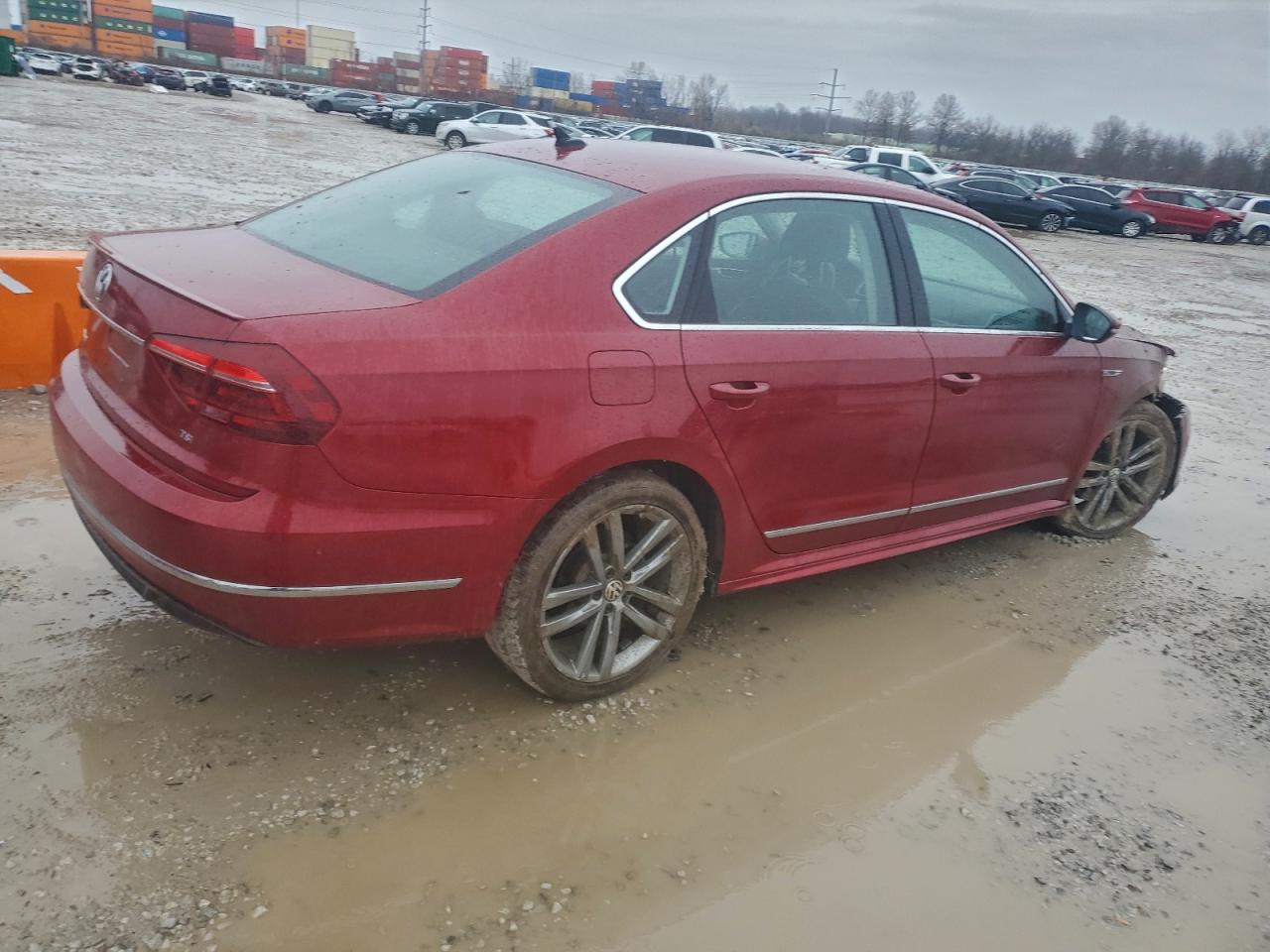 2017 VOLKSWAGEN PASSAT R-LINE photo 3