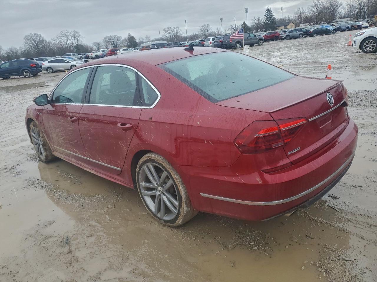 2017 VOLKSWAGEN PASSAT R-LINE photo 2