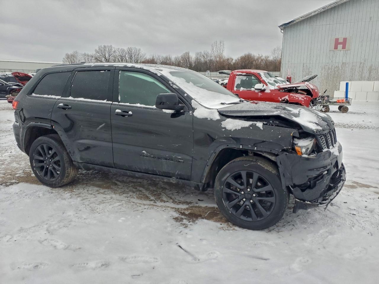 2019 JEEP GRAND CHEROKEE LAREDO photo 4