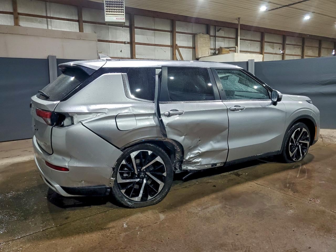 2024 MITSUBISHI OUTLANDER SE photo 5