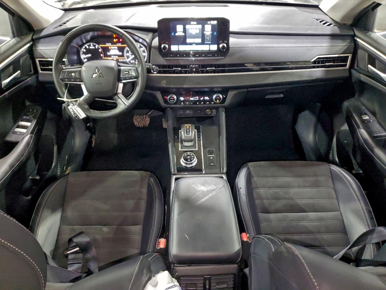 2024 MITSUBISHI OUTLANDER SE photo 15