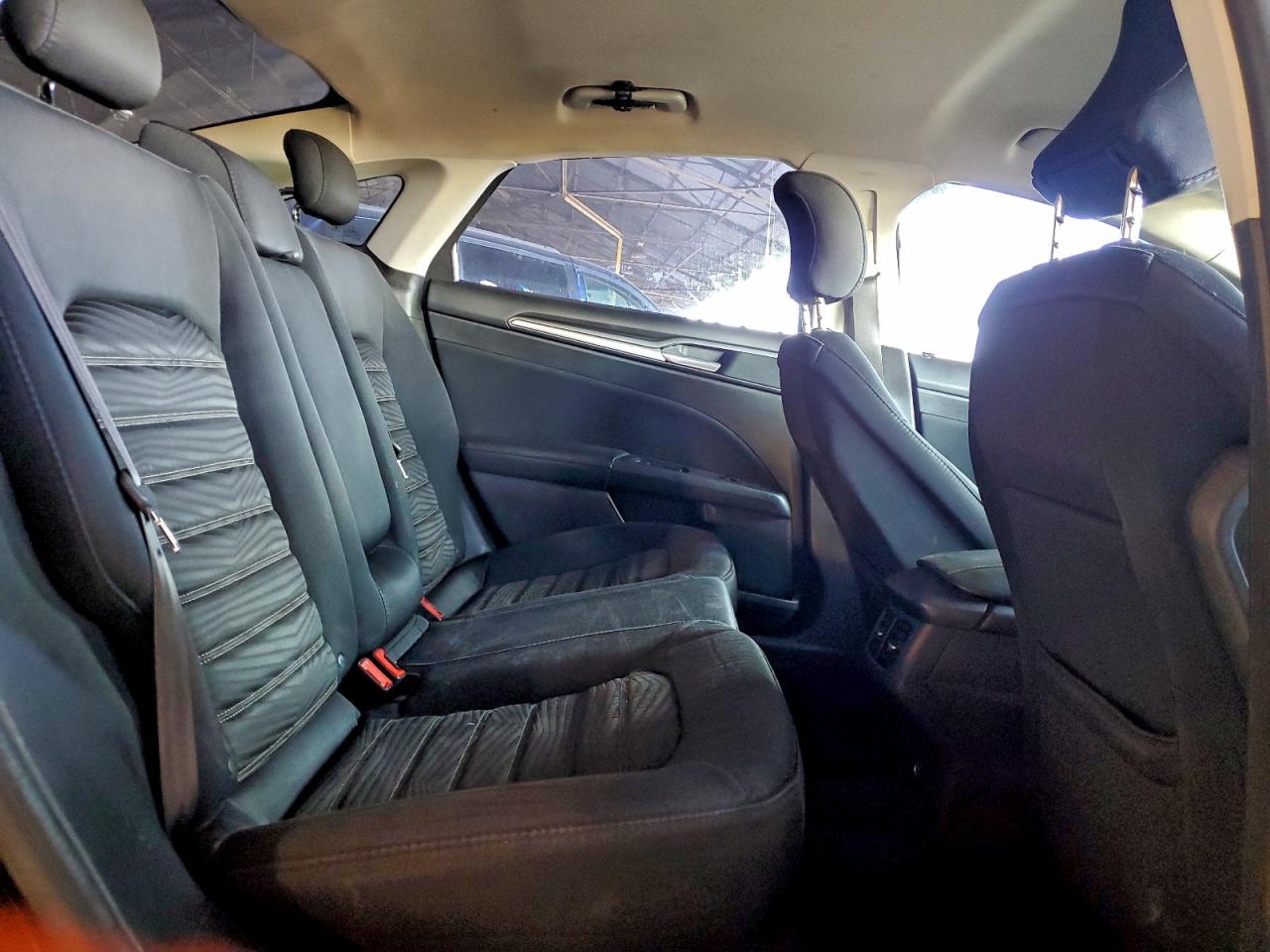 2016 FORD FUSION SE photo 28