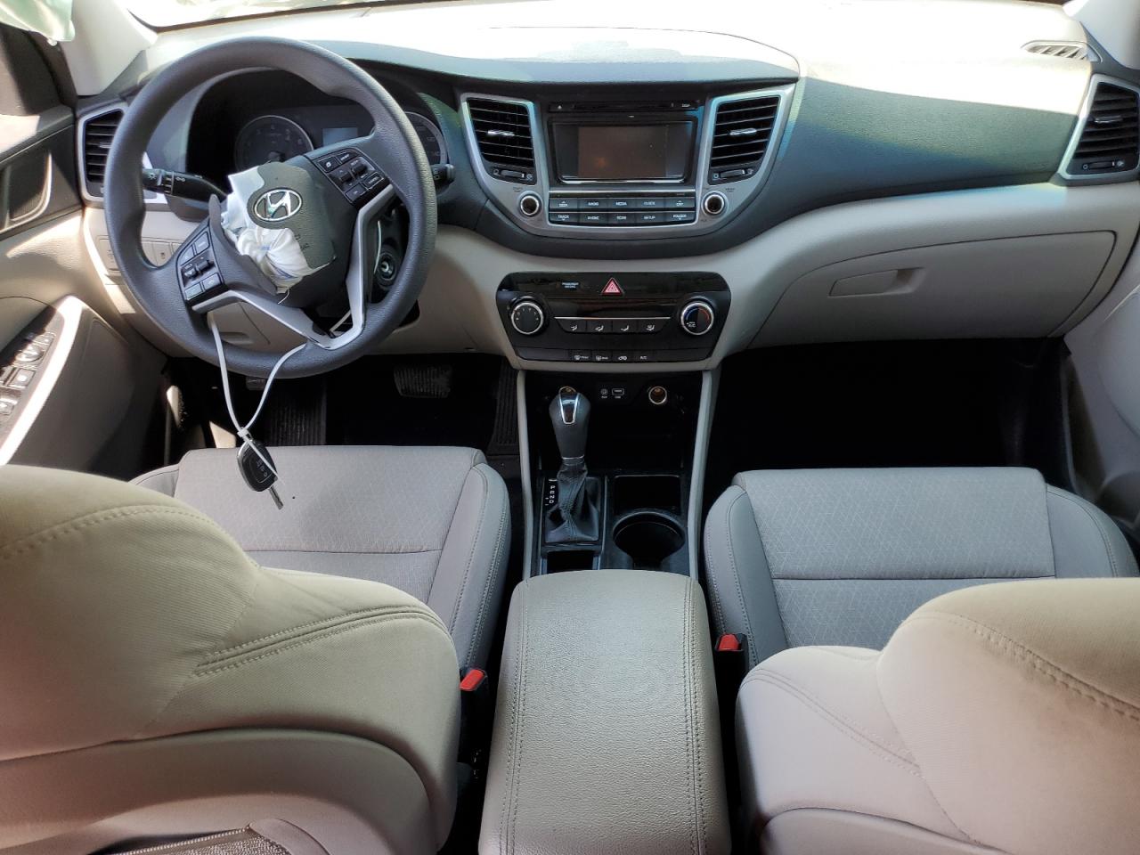 2017 HYUNDAI TUCSON SE photo 15