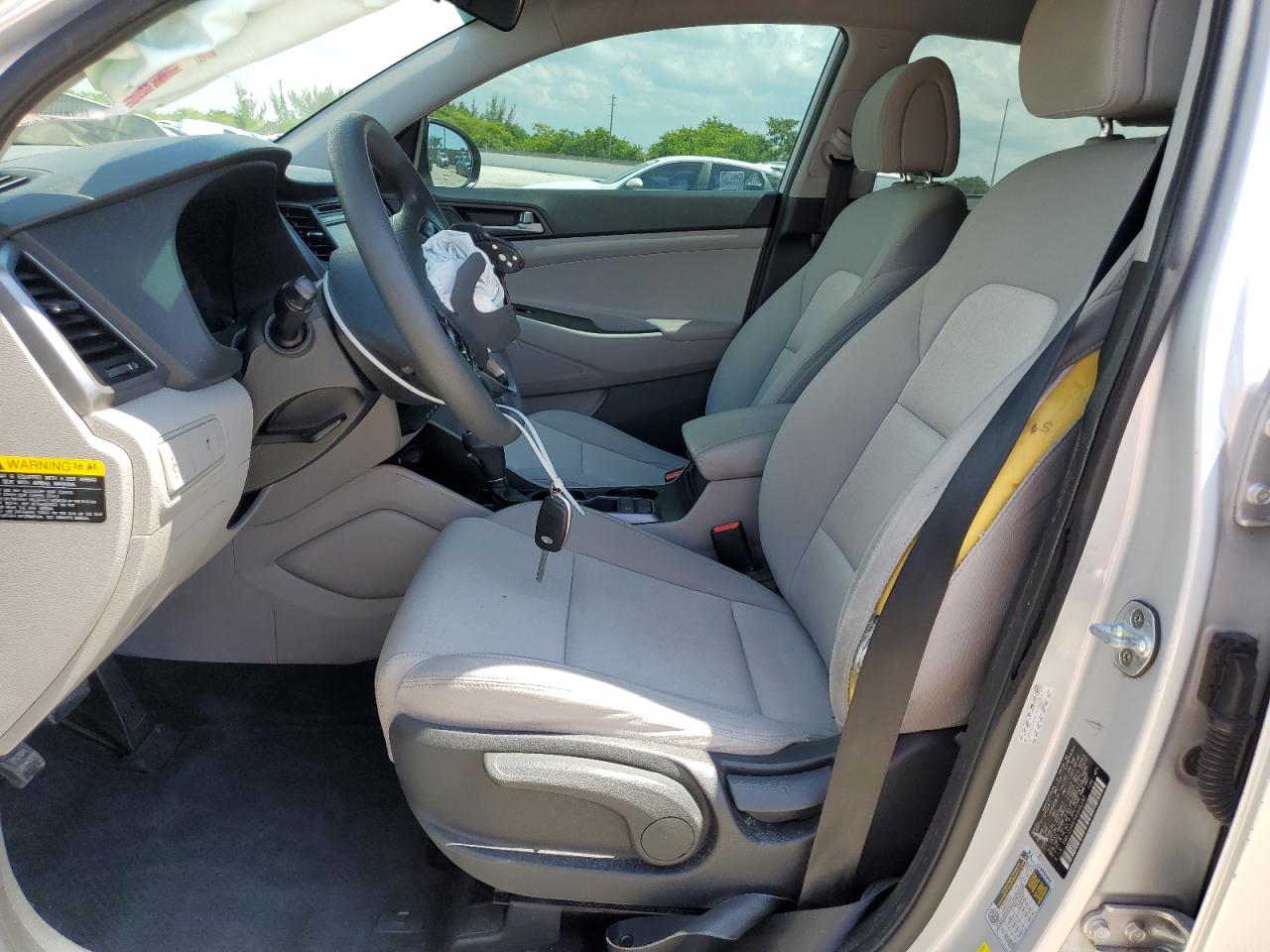 2017 HYUNDAI TUCSON SE photo 13