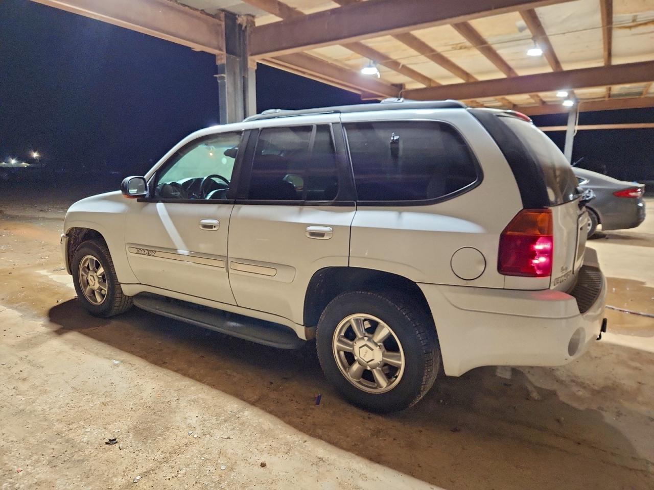 2003 GMC ENVOY photo 3