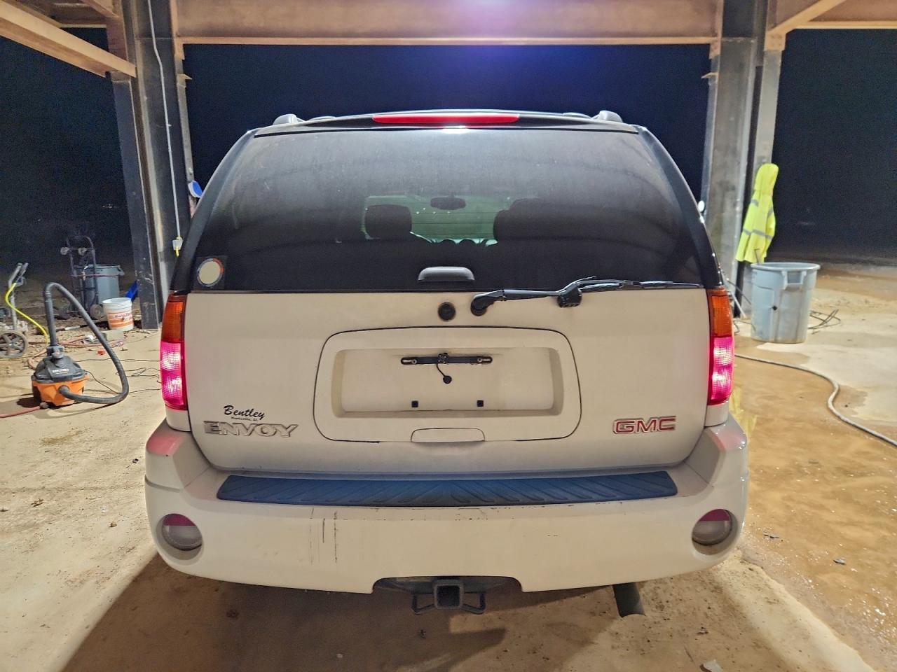2003 GMC ENVOY photo 11