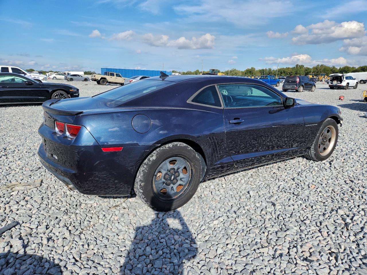 2013 CHEVROLET CAMARO LS photo 5