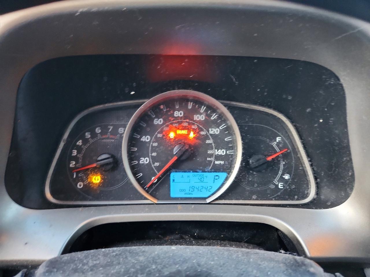 2014 TOYOTA RAV4 XLE photo 9