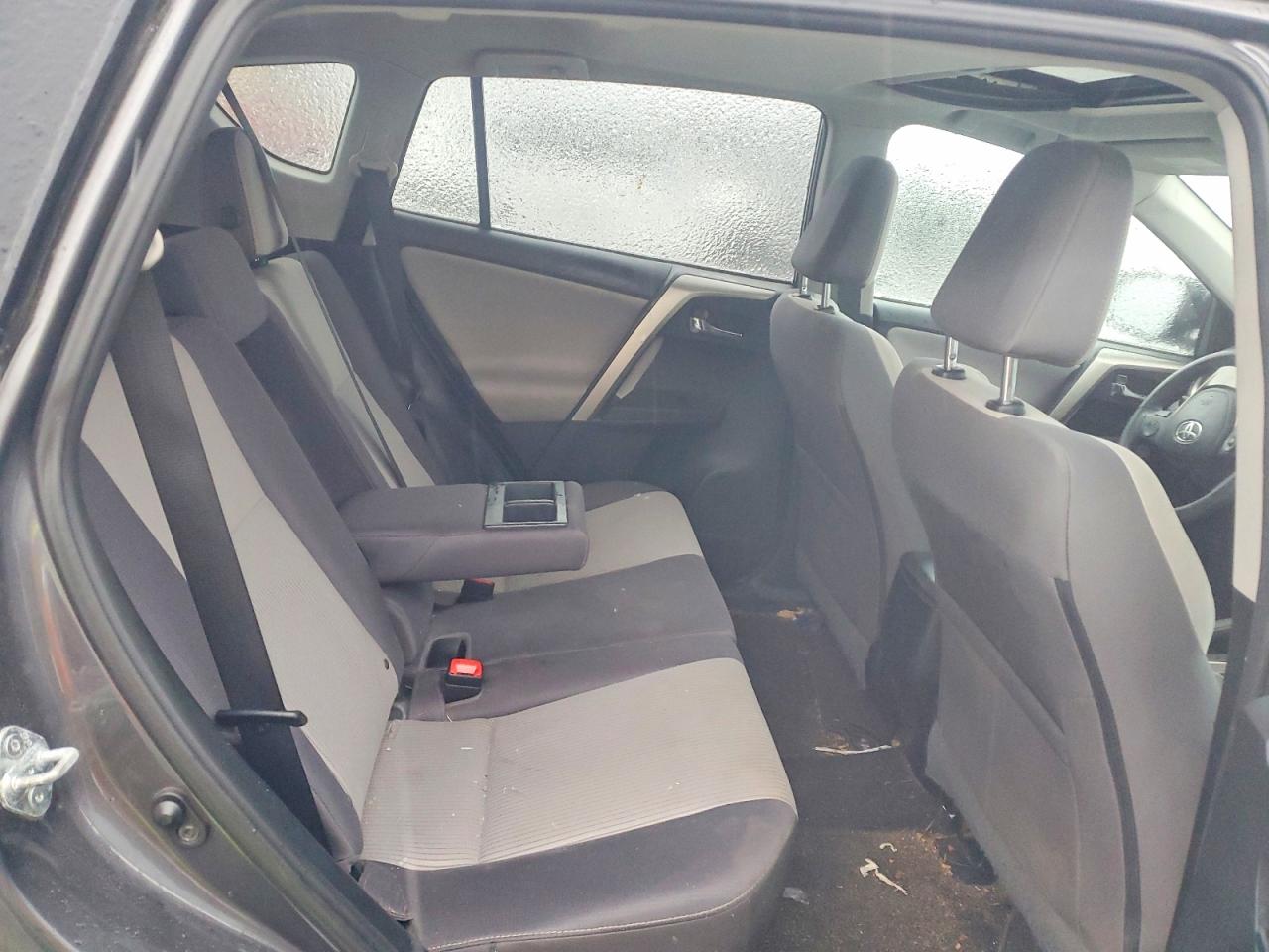 2014 TOYOTA RAV4 XLE photo 10