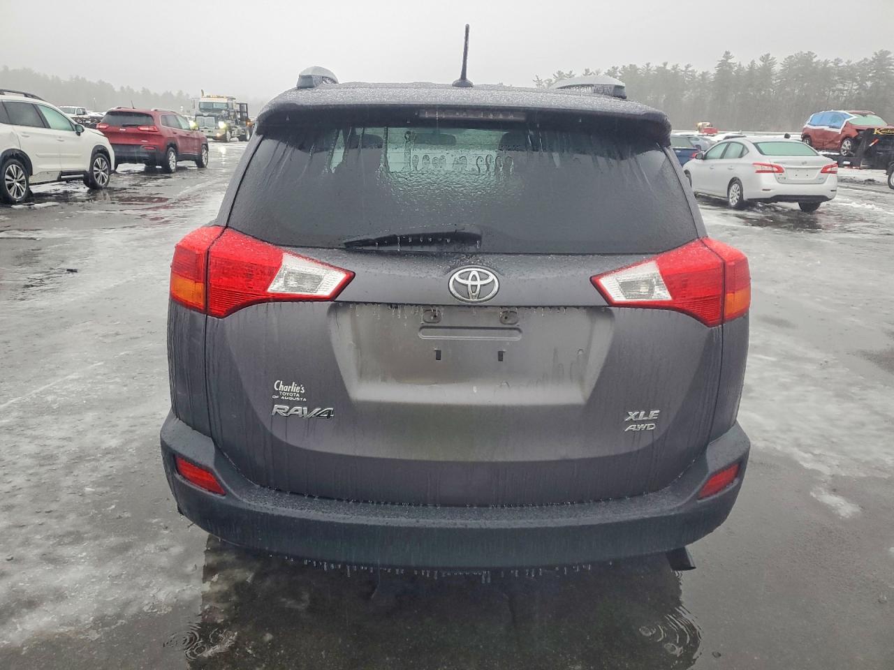 2014 TOYOTA RAV4 XLE photo 6