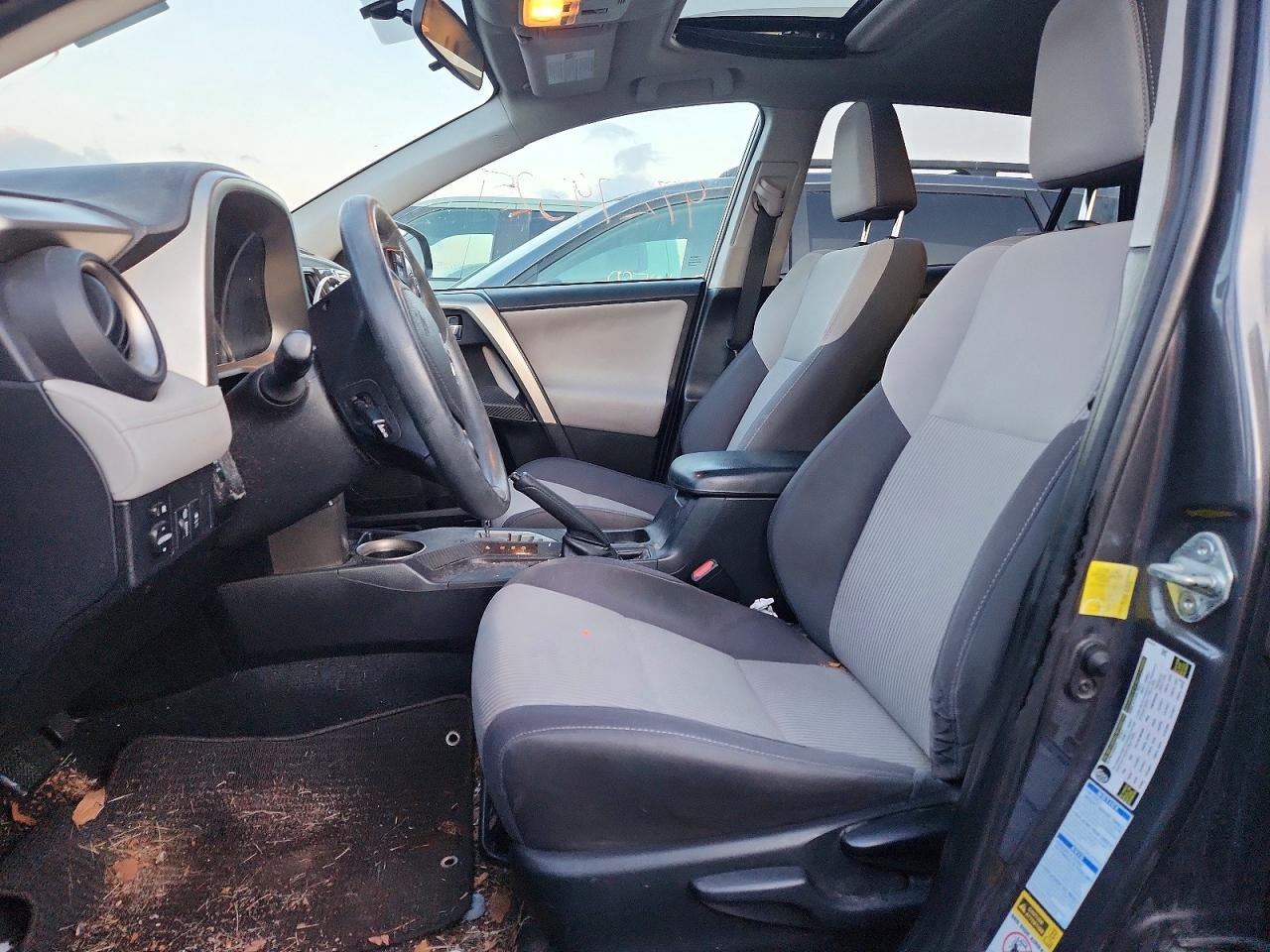2014 TOYOTA RAV4 XLE photo 7