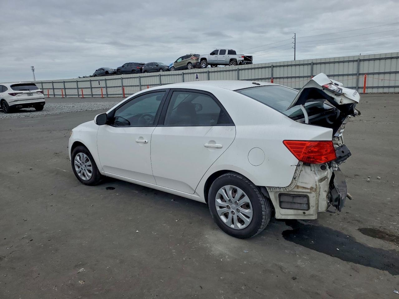 2010 KIA FORTE LX photo 2