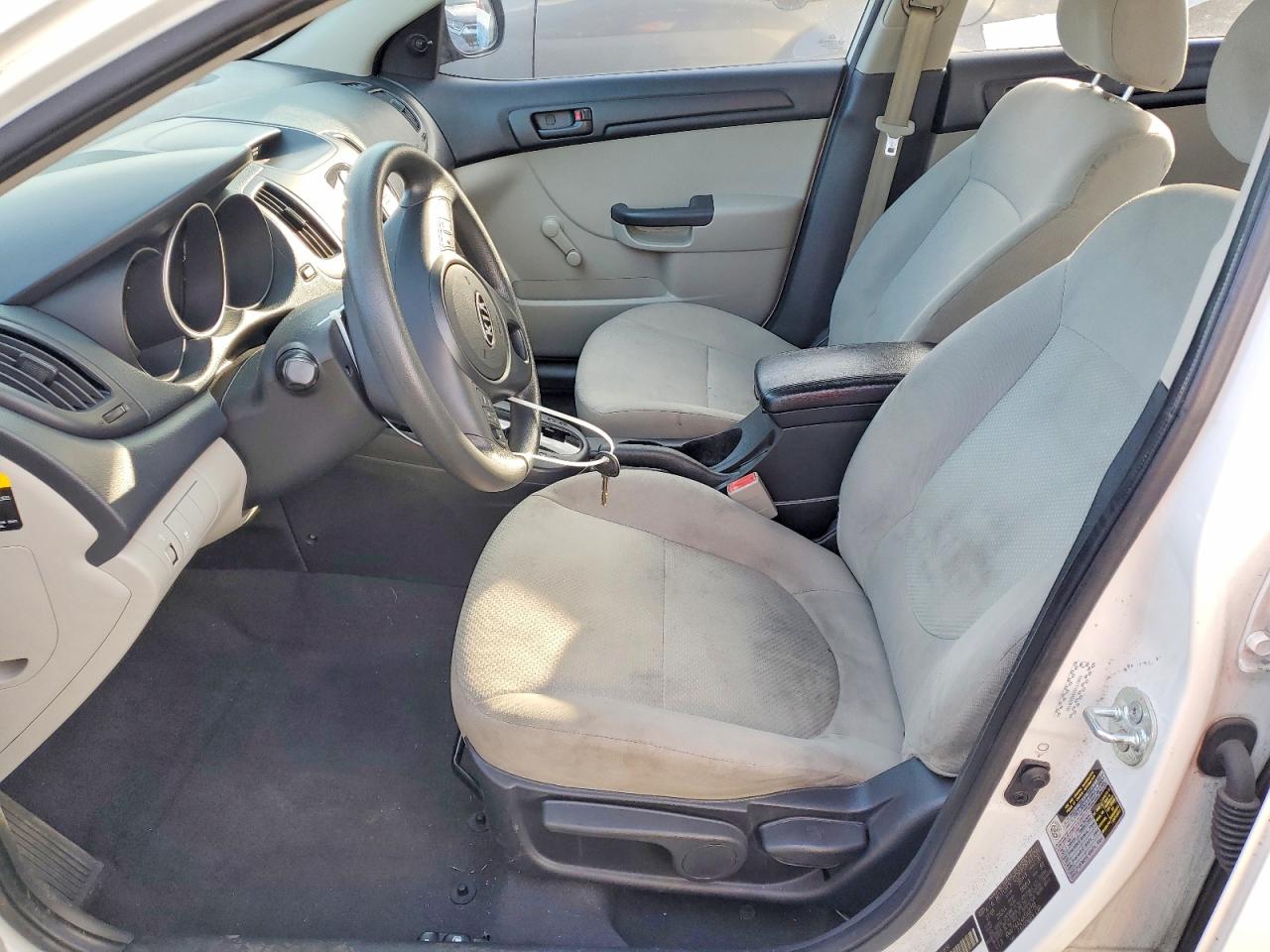 2010 KIA FORTE LX photo 7