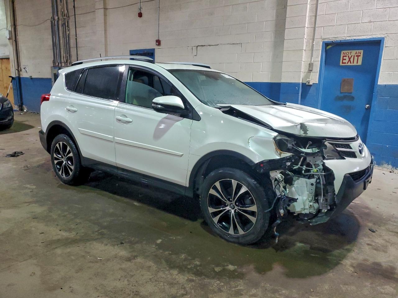 2015 TOYOTA RAV4 LIMITED photo 4