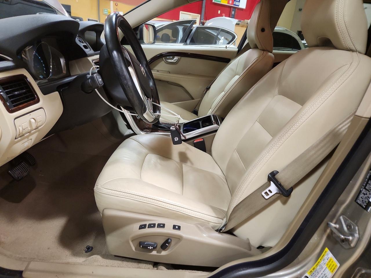 2014 VOLVO XC70 T6 photo 13