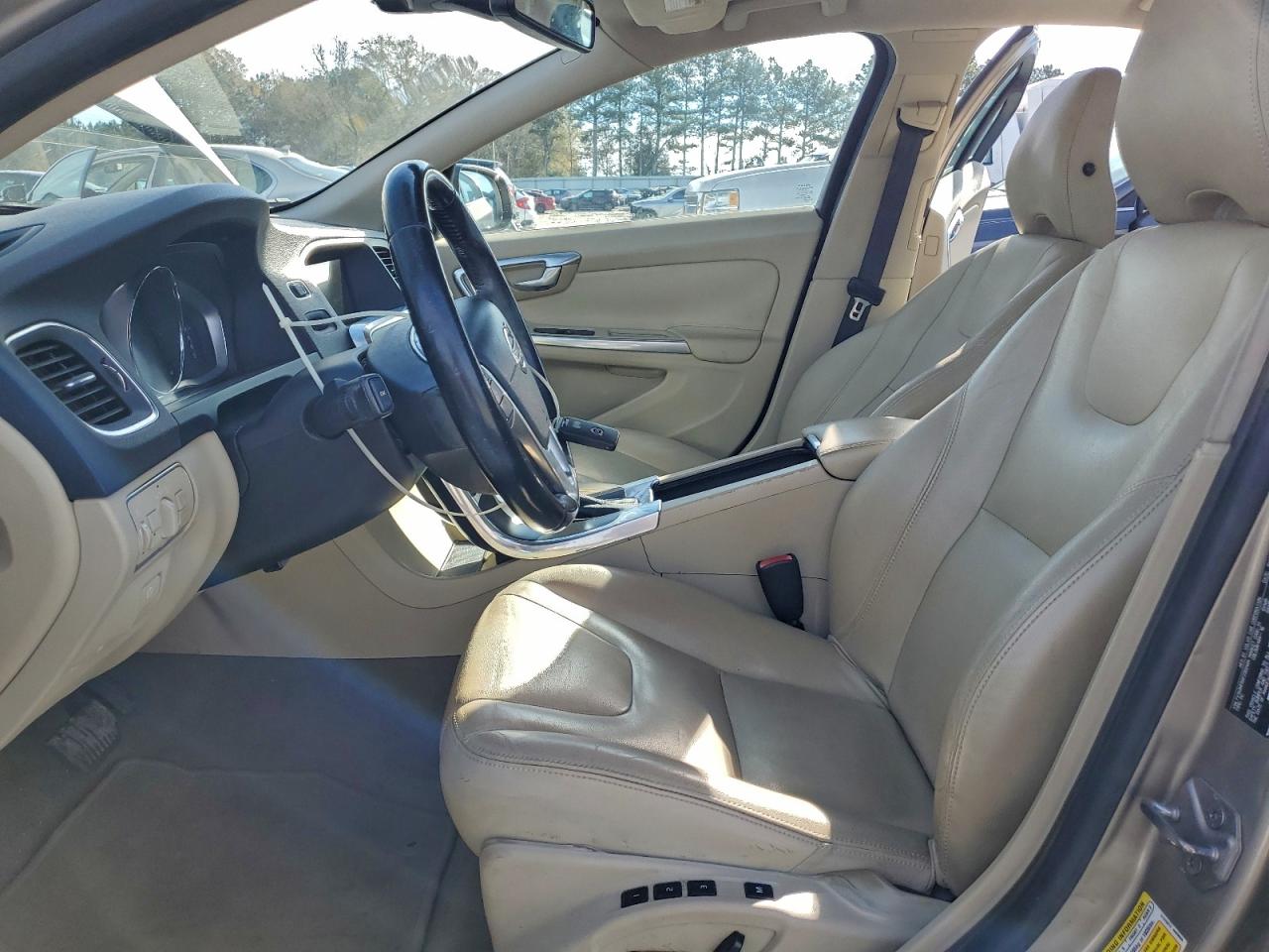 2015 VOLVO S60 PREMIER photo 13
