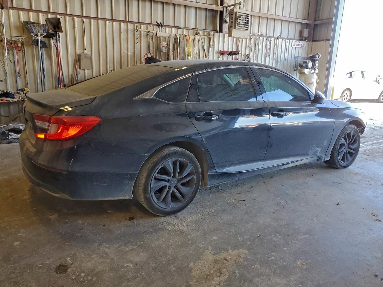 2020 HONDA ACCORD LX photo 3
