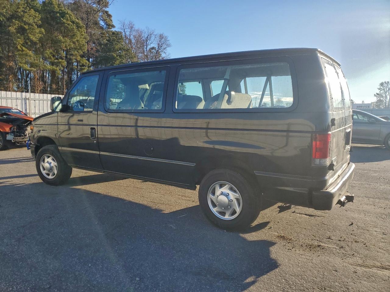 2011 FORD ECONOLINE E150 WAGON photo 3