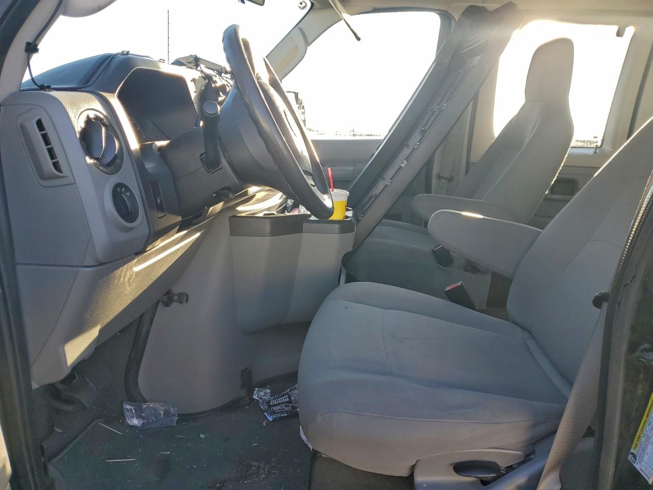 2011 FORD ECONOLINE E150 WAGON photo 13