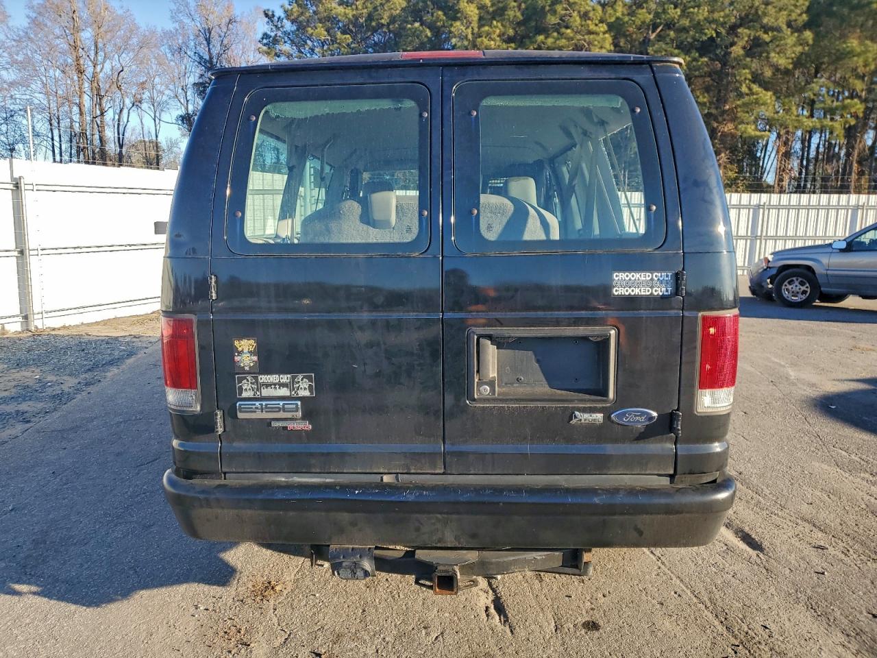 2011 FORD ECONOLINE E150 WAGON photo 11