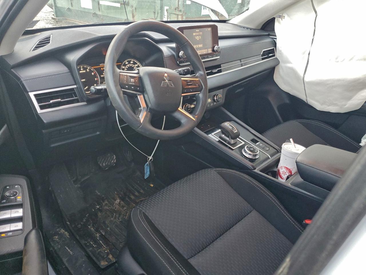 2024 MITSUBISHI OUTLANDER ES photo 8