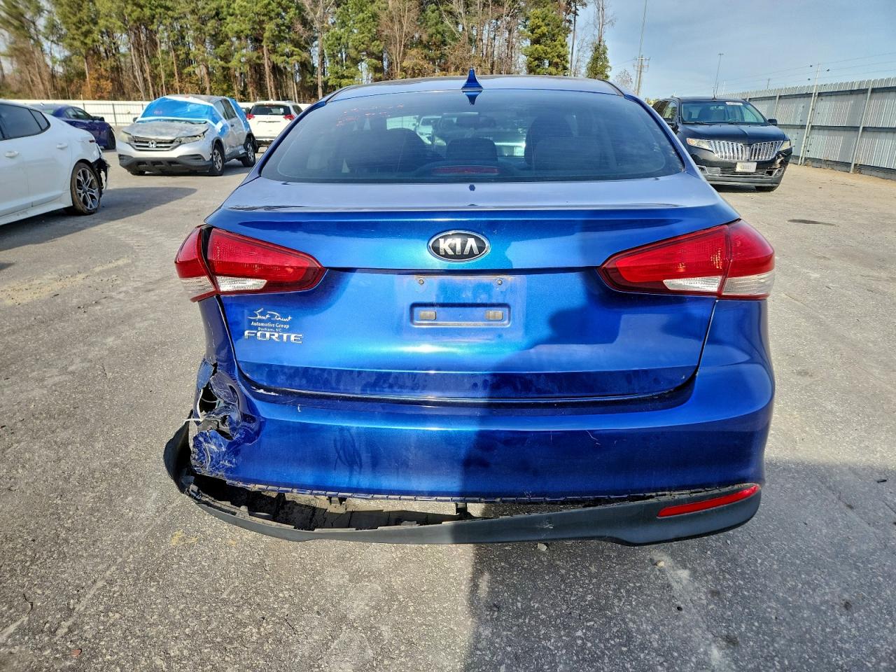 2017 KIA FORTE LX photo 11