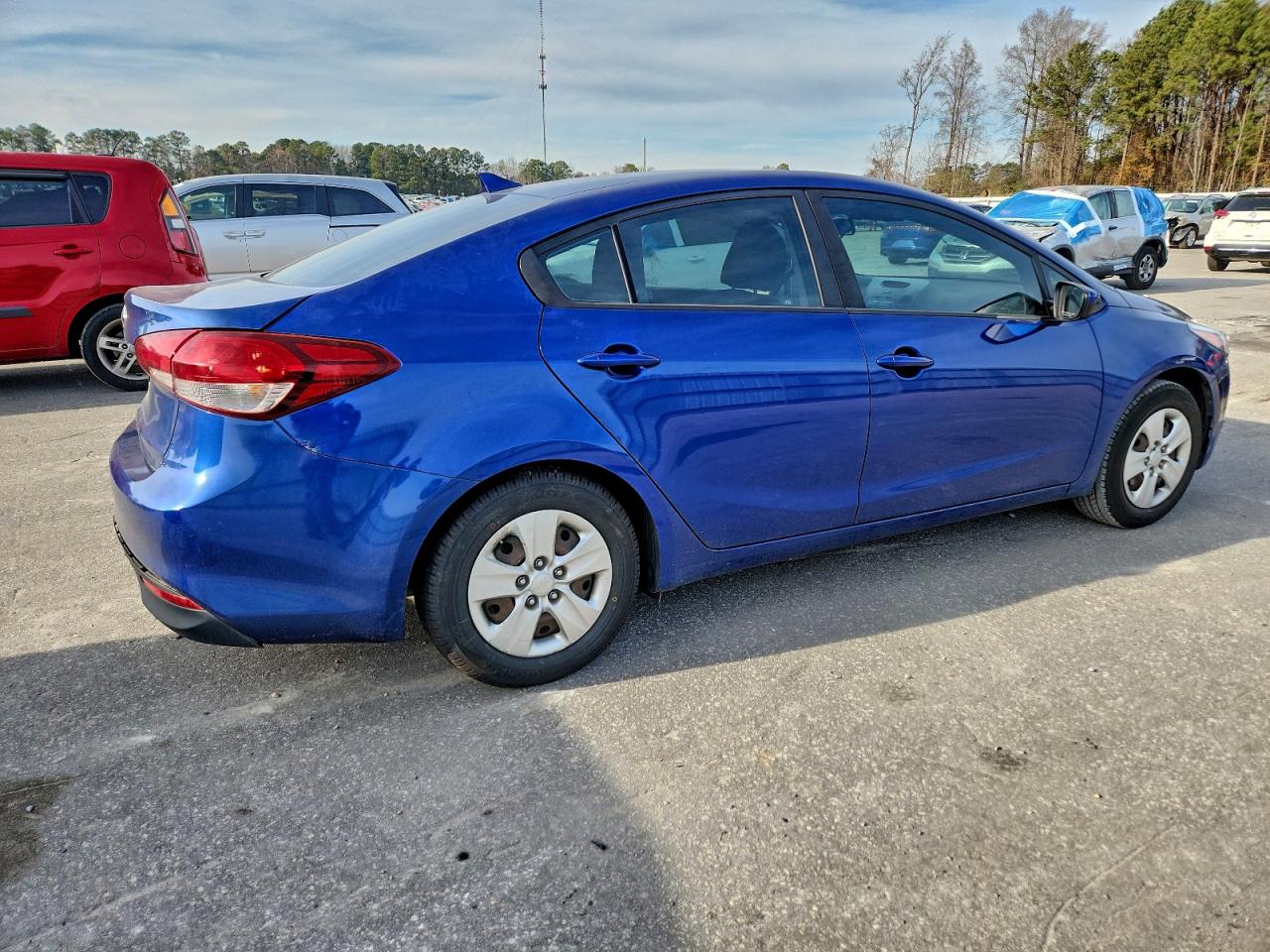 2017 KIA FORTE LX photo 5