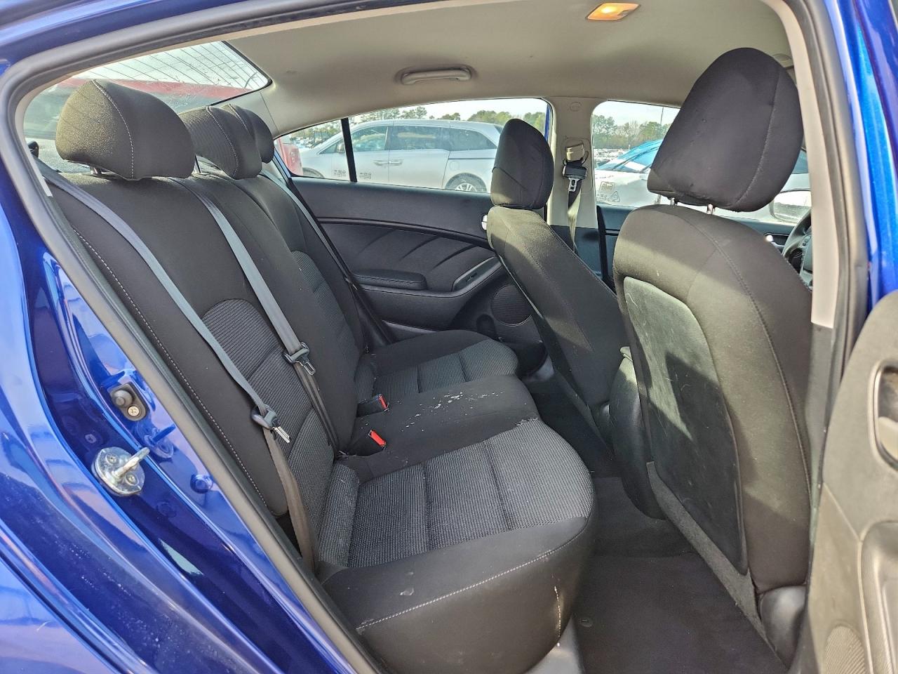 2017 KIA FORTE LX photo 19