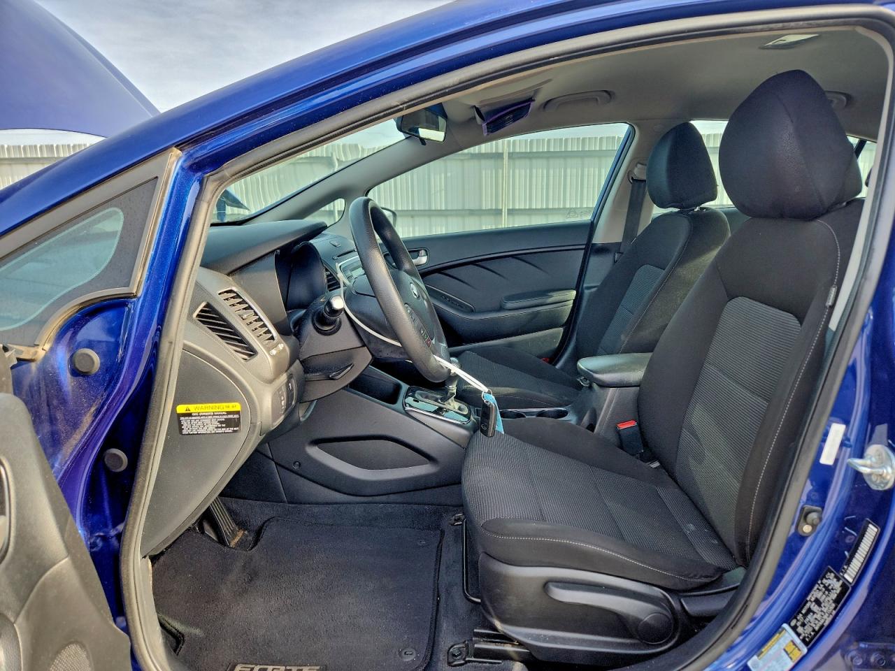 2017 KIA FORTE LX photo 13