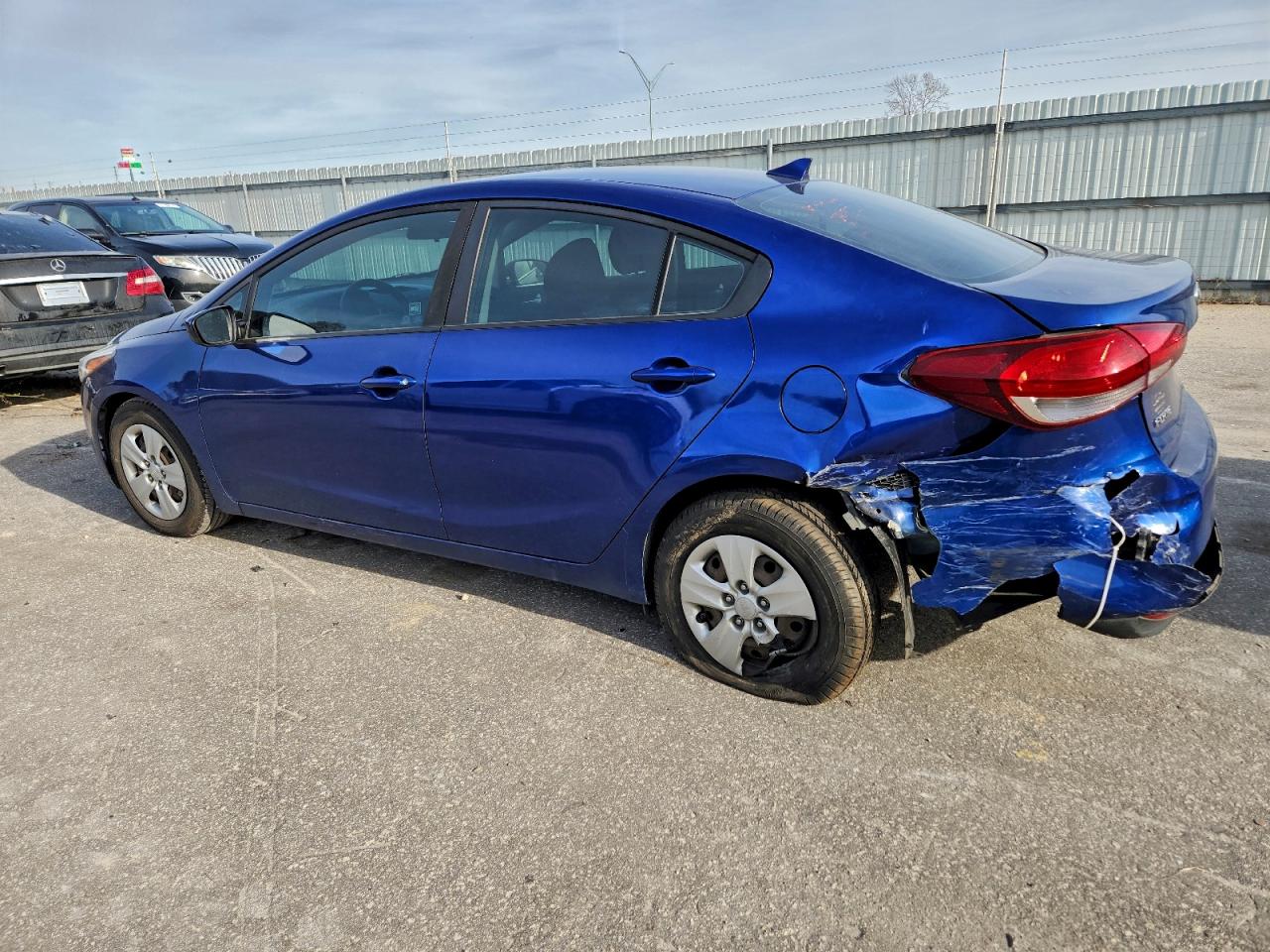 2017 KIA FORTE LX photo 3