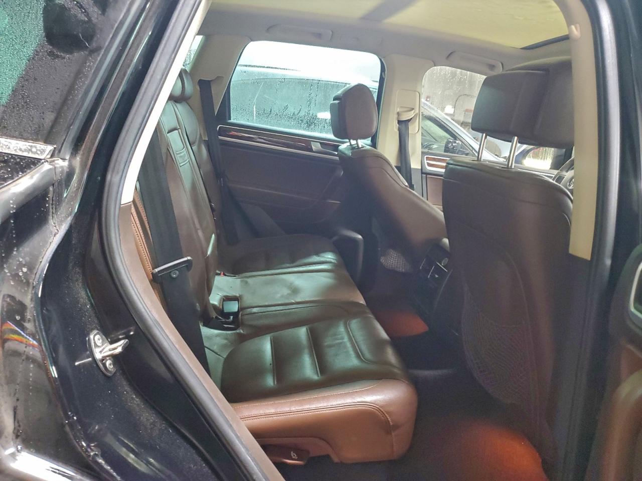 2012 VOLKSWAGEN TOUAREG V6 photo 19