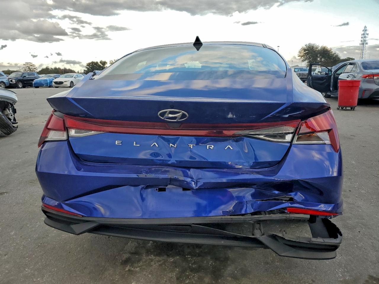 2021 HYUNDAI ELANTRA SE photo 6