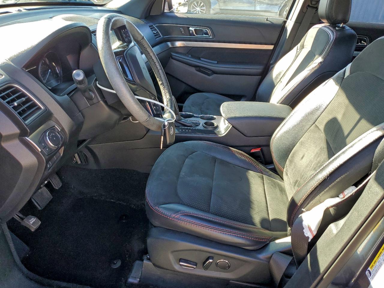 2018 FORD EXPLORER XLT photo 13