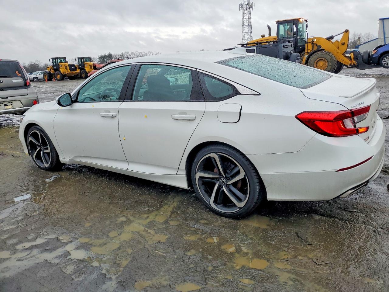 2018 HONDA ACCORD SPORT photo 2