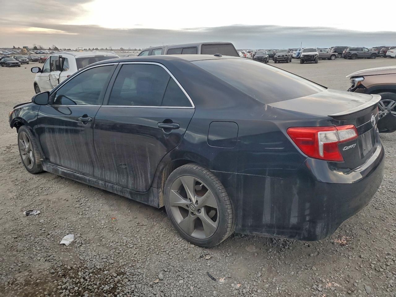 2012 TOYOTA CAMRY BASE photo 4